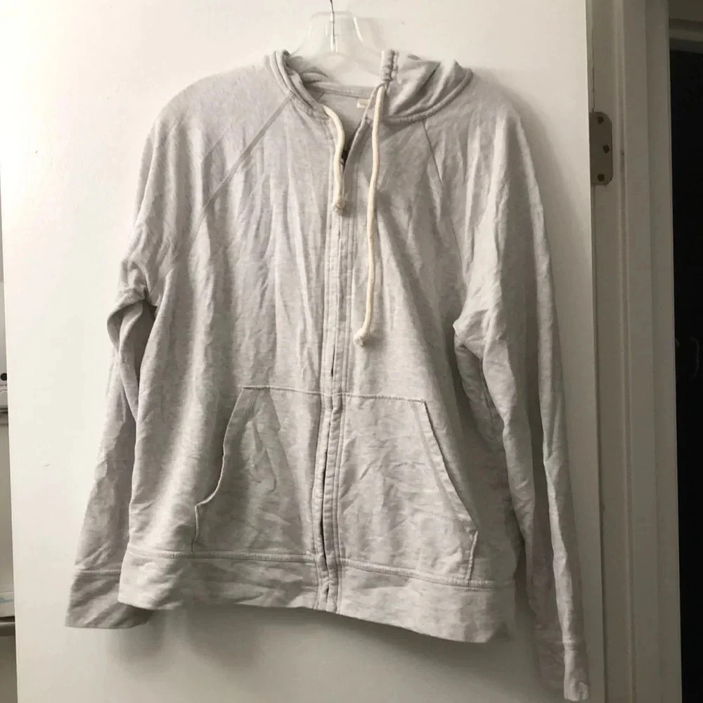 Universal Thread Zip Up
